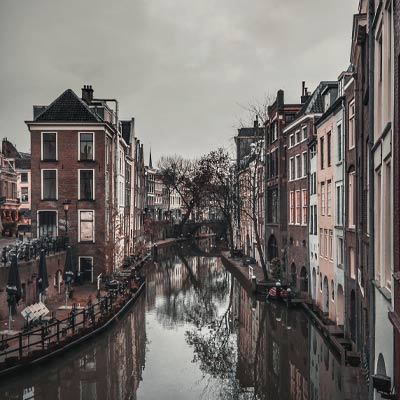 Luxury Taxi to & from Schiphol Airport – Utrecht